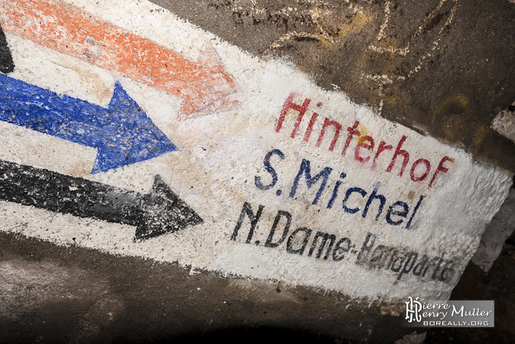 Indications dans le bunker allemand du lycée Montaigne dans les catacombes