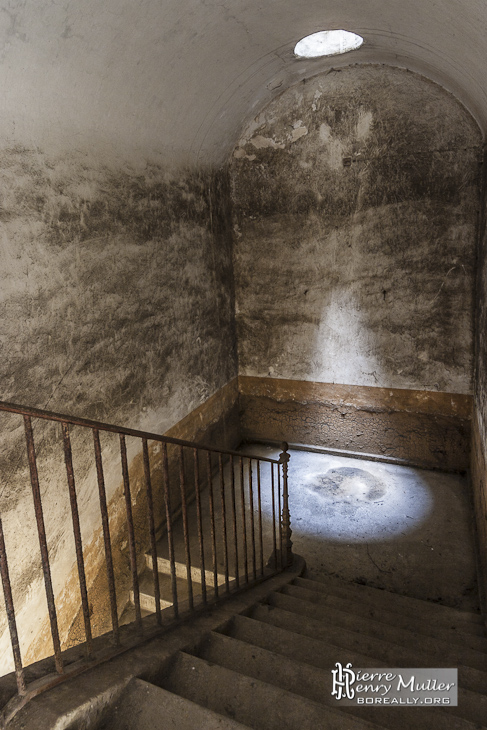 Fort Military S&eacute;r&eacute;-Rivi&egrave;re Trou Enfer Gallery Well Light