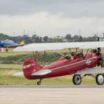 T-6G se pose sous le regard du Travel Air