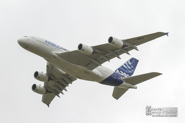 A380 en survol du Bourget pour les 100 ans