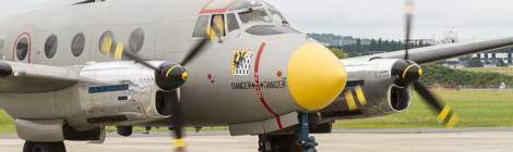 ...Le Dassault Flamant MD 312 fait chauffer ses moteurs pour son vol pour les 100 ans du Bourget....