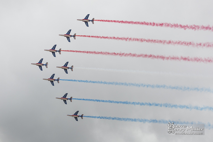 Formation grande flèche de la Patrouille de France