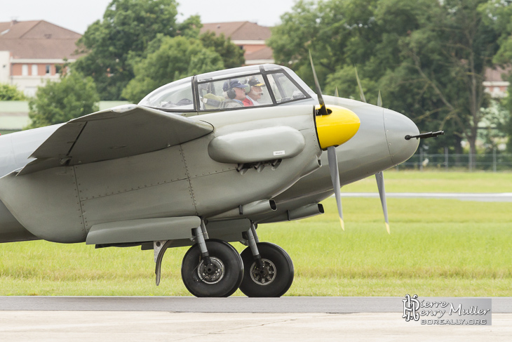 Mosquito .75 F-WMOZ au roulage au Bourget