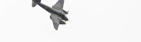 ...Mosquito .75 F-WMOZ en vol au Bourget...