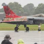 Rafale sous la pluie arrosant les 100 ans du Bourget