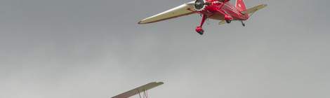 ...Stinson et Travel Air en formation au Bourget...