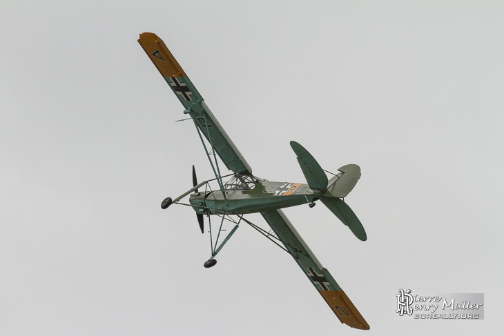 Storch jouant avec le vent de face au Bourget