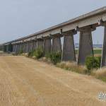 Ligne de l'Aérotrain en direction du Sud au milieu des champs