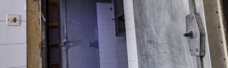 ...Les portes des chambres froides des cuisines de l&rsquo;Avenir Social....