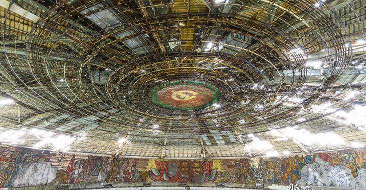 Buzludzha monument du parti communiste bulgare