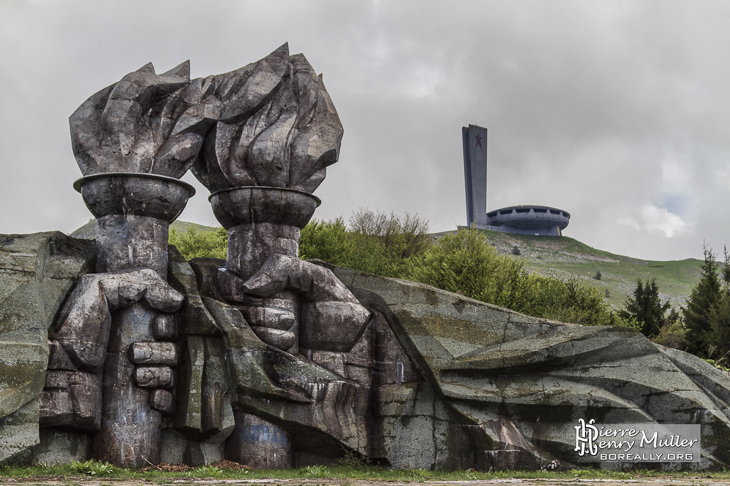 Monuments du mont Buzludzha en Bulgarie