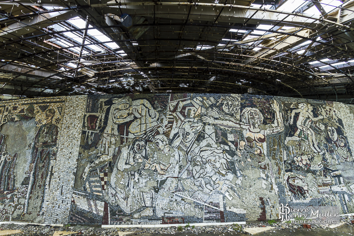 Mosaïque sur la rotonde panoramique de Buzludzha