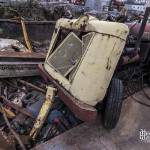 Engin remorque motorisée abandonné