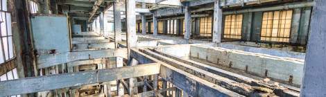 ...Photo TTHDR de la structure de la salle des machines de la centrale EDF Saint-Denis....