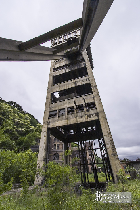 Puits numéro 3 en béton de la mine du Hasard de Cheratte