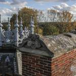 Toit et cheminée du château abandonné de la duchesse d'Uzès à Bonnelles