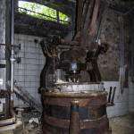 Ancienne machine à laver dans les caves du château Mesen