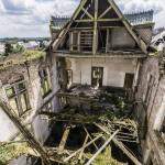 Partie effondrée du château en friche de Mesen à Lede