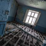 Chambre bleue abandonné dans le château Noisy Miranda