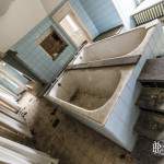 Double baignoire pour le lavage des petits enfants du Home de Noisy