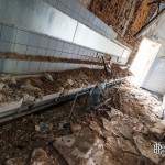 Mur effondré sur des lavabos collectifs au château Noisy Miranda