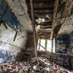 Plafond effondré dans une pièce du château Noisy Miranda