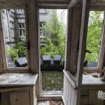Porte fenêtre donnant sur balcon du château Noisy Miranda