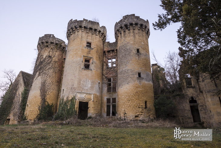 Château abandonné Saint Vincent le Paluel