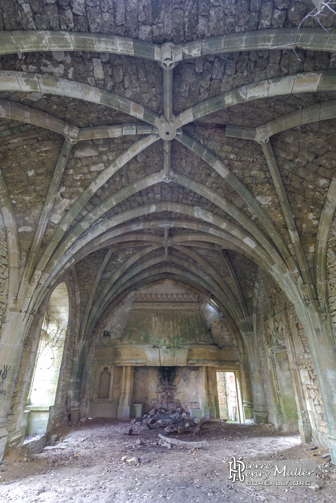 Salle à manger avec cheminée