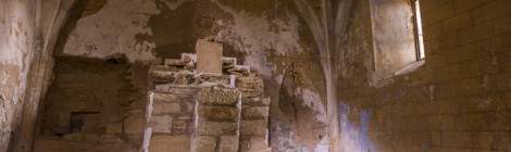 ...Salle en ruine au château abandonné Saint Vincent le Paluel...