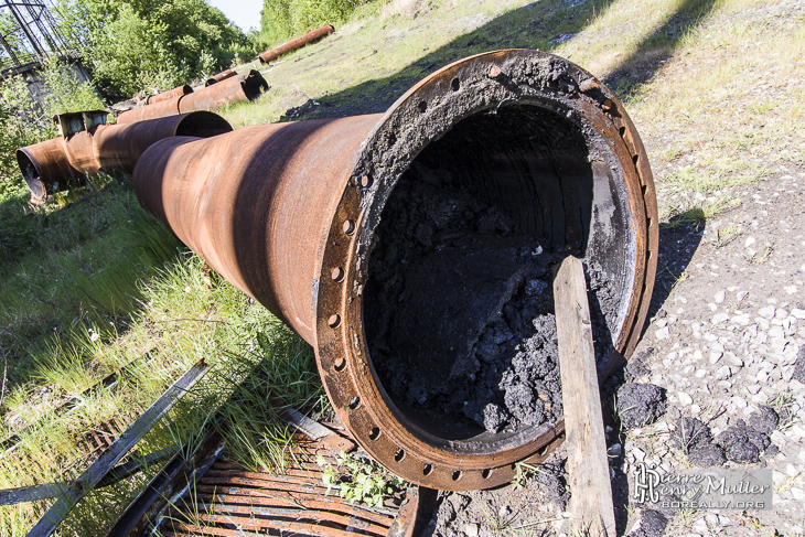 Canalisation rouillée contenant des résidues de produits chimiques