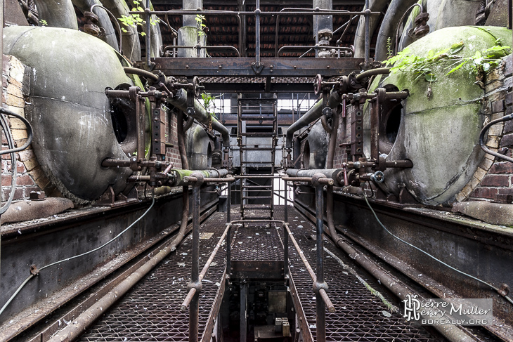 Étage supérieur des fours de l'usine Badin Sartel