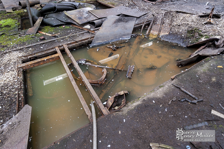 Pollution de l'eau par des détritus