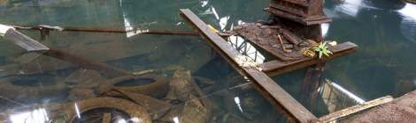 ...Pollution des sols et de l&rsquo;eau dans cette friche industrielle...