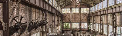 ...Hangar industriel &agrave; Clabecq en TTHDR....