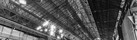 ...Immense hangar aux forges de Clabecq....