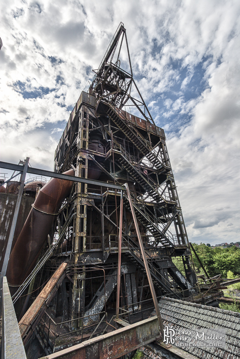 Structure aérienne à la forge de Clabecq