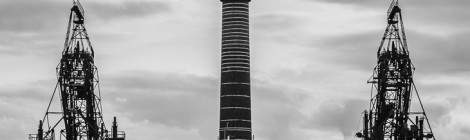 ...Symétrie aux forges de Clabecq en noir et blanc....