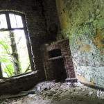 Chambre de soldat avec cheminée au fort de la Chartreuse