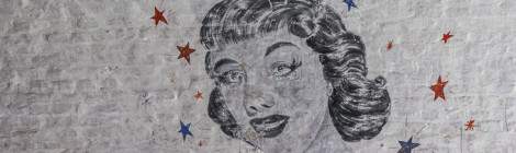 ...Dessin en noir et blanc de Marilyn Monroe sur les murs du fort de la Chartreuse....
