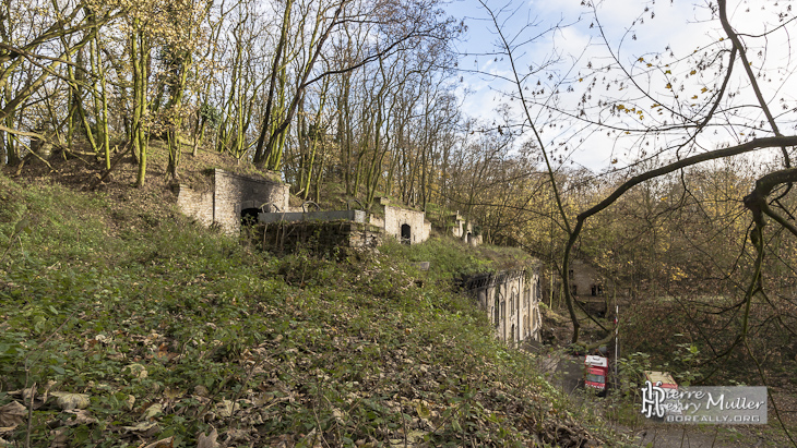 Butte au dessus du casernement du Fort de Domont