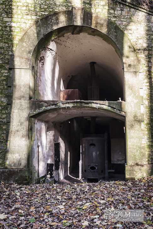 Chaudière à vapeur fonctionnant au charbon de la tourelle Mougin de Domont