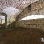 Chemin de coursives donnant sur les douves au Fort de Domont