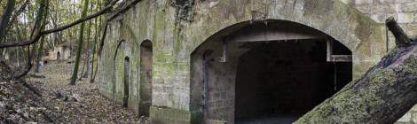 ...Entr&eacute;es de caponni&egrave;re au Fort S&eacute;r&eacute; Rivi&egrave;res de Domont...
