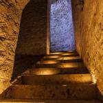 Escalier inter niveau dans les souterrains du Fort du Haut Buc