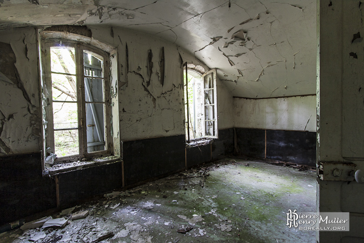 Intérieur de la caserne du Fort du Haut Buc