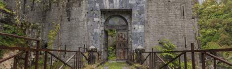 ...Pont et porte d’entrée du Fort du Portalet....