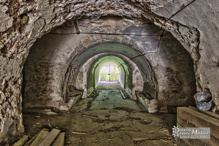 Croisement de tunnels dans les souterrains du Fort en TTHDR