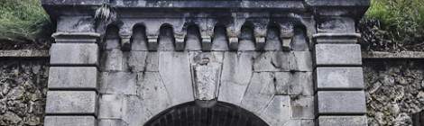 ...Photo TTHDR de l&rsquo;entr&eacute;e de la premi&egrave;re enceintre du Fort du Trou d&rsquo;Enfer....