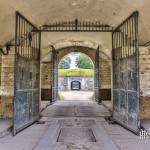 Porche d'accès au Fort du Trou d'Enfer avec son sas et ses portes en TTHDR